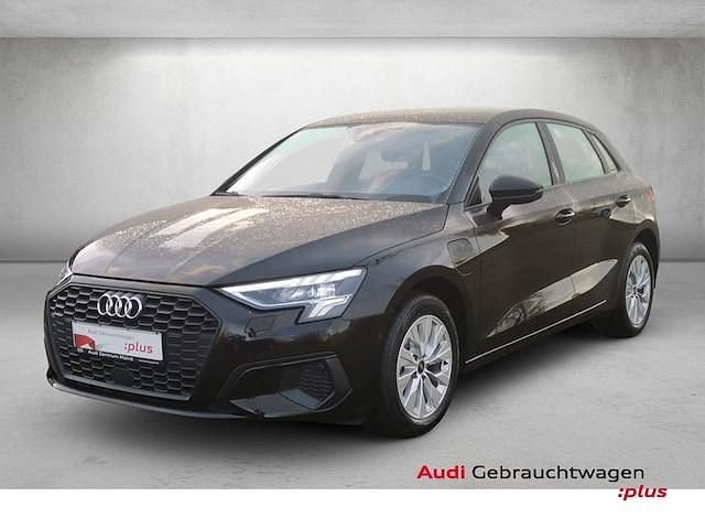 Mythosschwarz metallic Gebraucht 2023 Audi A3 Sportback e-tron Ambiente Kleinwagen | 23.980 € (Guter Preis) - Bild 1/4
