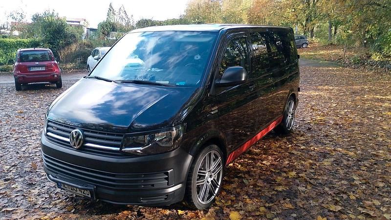 Schwarz Gebraucht 2015 VW T6 Van | 17.950 € (Superpreis) - Bild 1/4