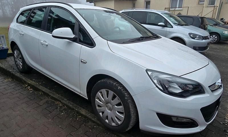 Gebraucht Opel Astra 120 PS (88 kW) 2014 Weiß Kombi