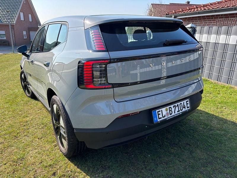 Gebraucht Volvo EX30 Core 200 kW (272 PS) 2024 Grau SUV