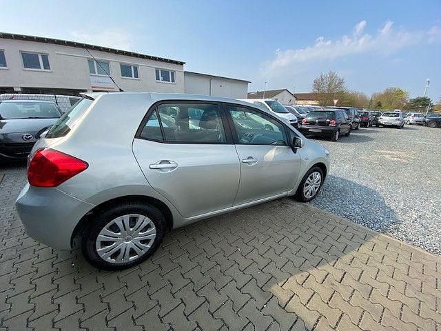 Gebraucht Toyota Auris Sol 124 PS (91 kW) 2007 Silber Kleinwagen