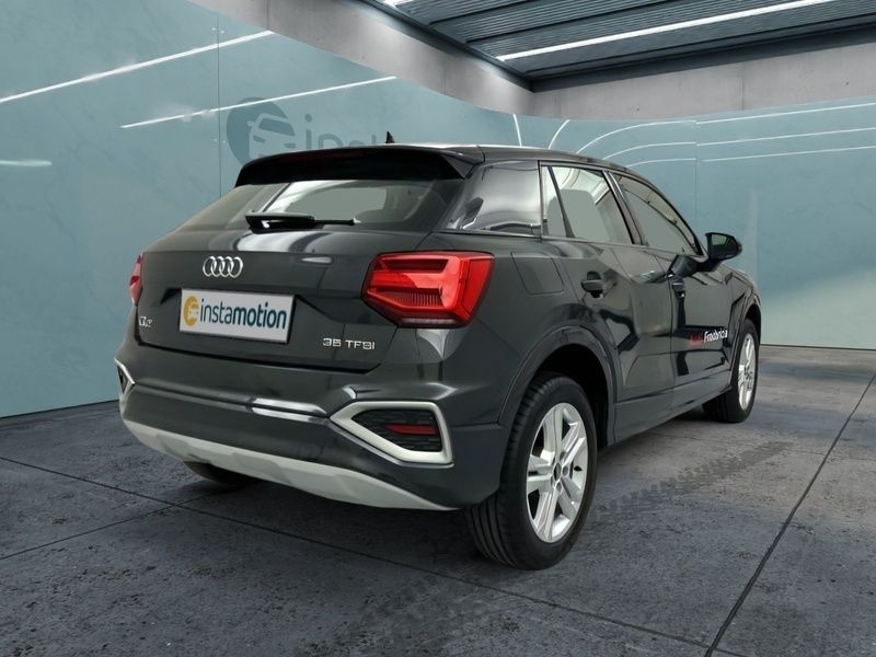 Używany Audi Q2 Advanced 150 KM (110 kW) 2024 Szary SUV