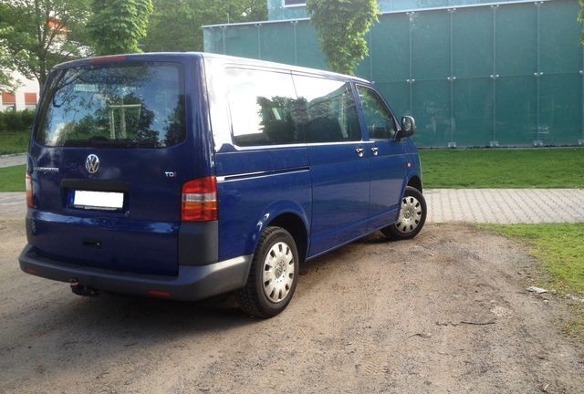 Second-hand VW T5 105 CP (77 kW) 2006 Albastru Van