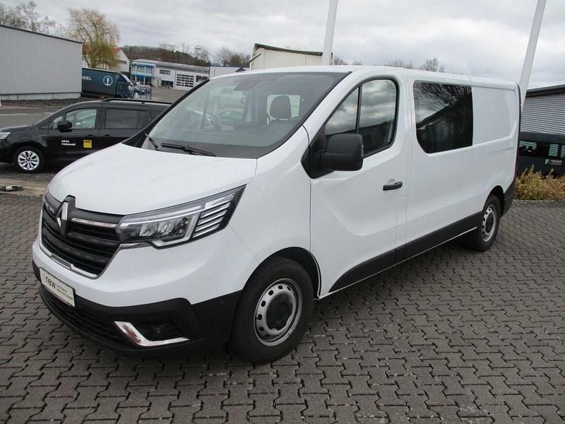Gebraucht Renault Trafic Komfort 150 PS (110 kW) 2023 Weiß Van / Kleinbus