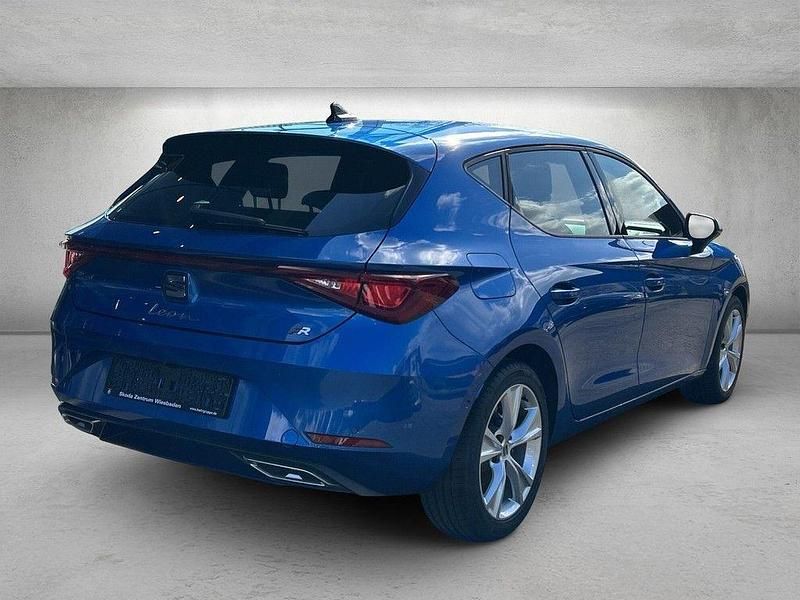 Neu Seat Leon FR 150 PS (110 kW) 2026 Saphir blau metallic Limousine