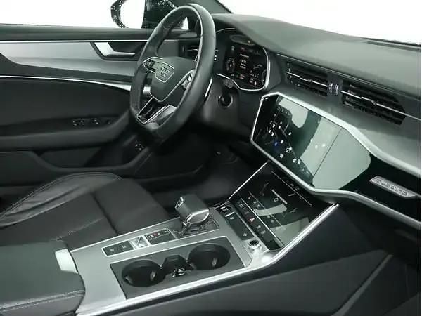 Usado Audi A6 Ambiente 367 HP (269 kW) 2022 Preto Carrinha