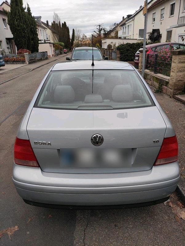 Occasion VW Bora Comfortline 105 ch (77 kW) 2004 Argent Berline