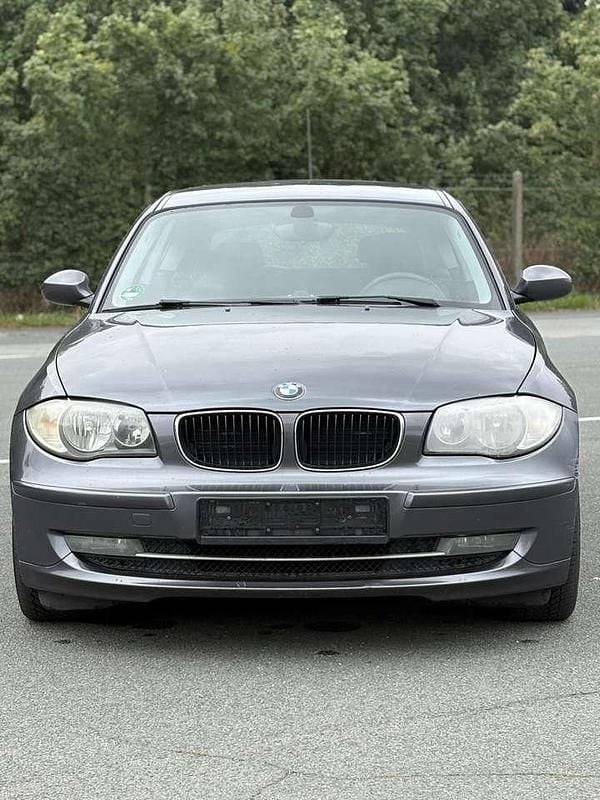 Grau Gebraucht 2008 BMW 118 Kleinwagen | 2.200 € (Guter Preis) - Bild 1/4