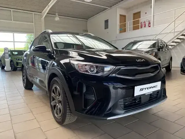 Gebraucht Kia Stonic Vision 84 PS (61 kW) 2024 Schwarz SUV