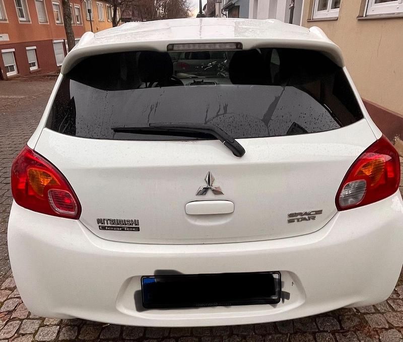 Gebraucht Mitsubishi Space Star Top 80 PS (58 kW) 2015 Weiß Kleinwagen