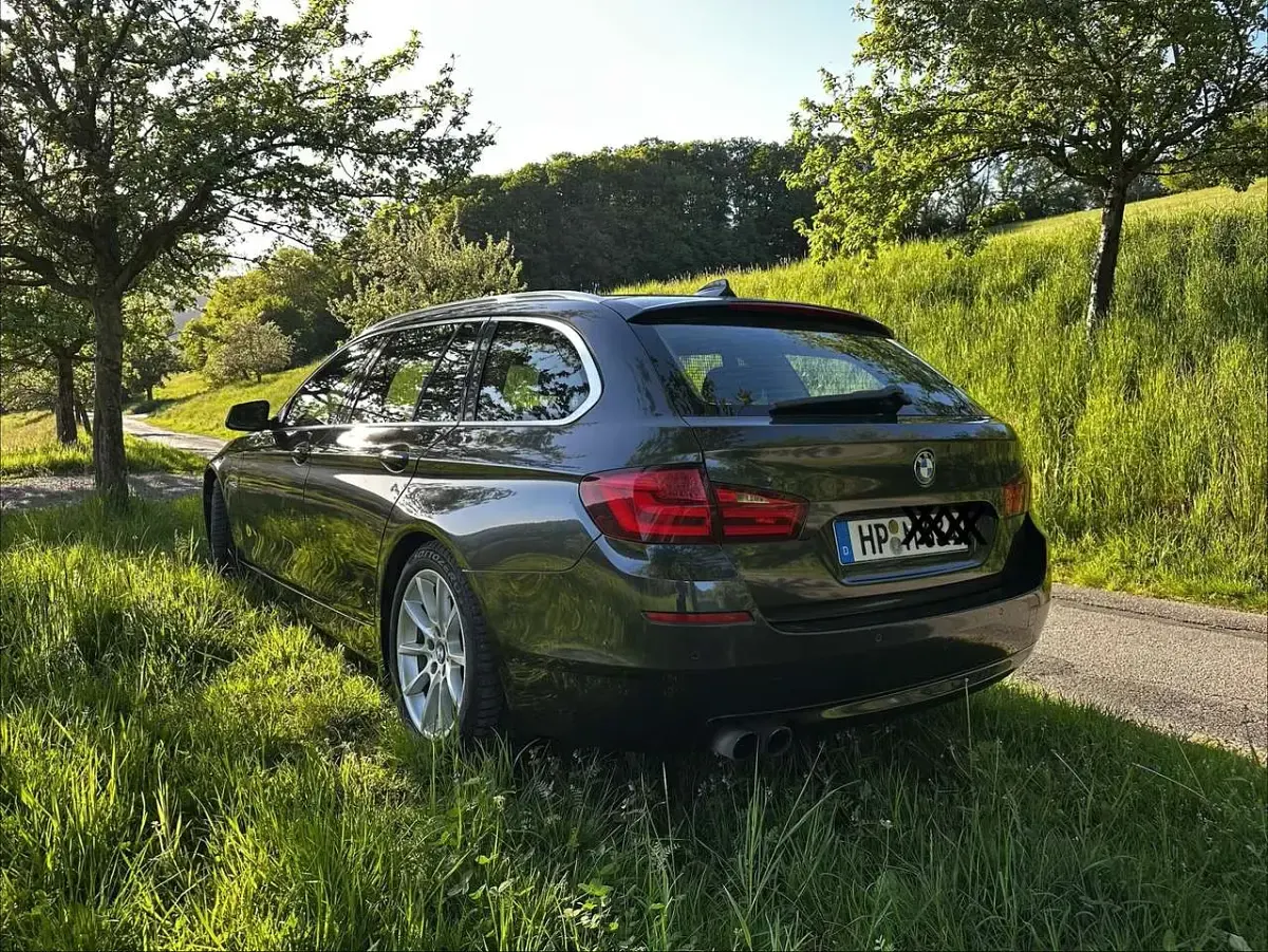 Gebraucht BMW 523 204 PS (150 kW) 2011 Grau Kombi