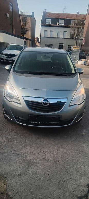 Gebraucht Opel Meriva Edition 101 PS (74 kW) 2010 Silber Van / Kleinbus