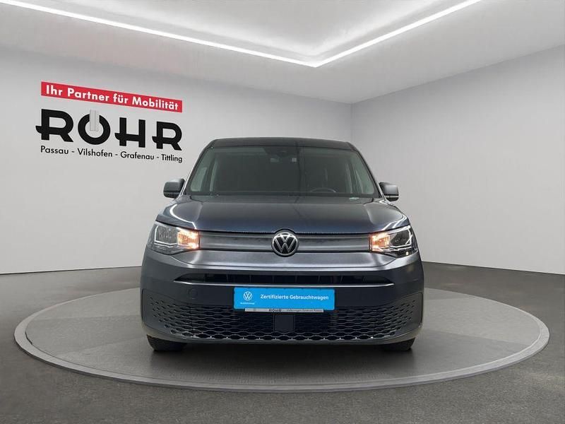 Gebraucht VW Caddy Basis 122 PS (89 kW) 2024 Starlight blue metallic Van / Kleinbus