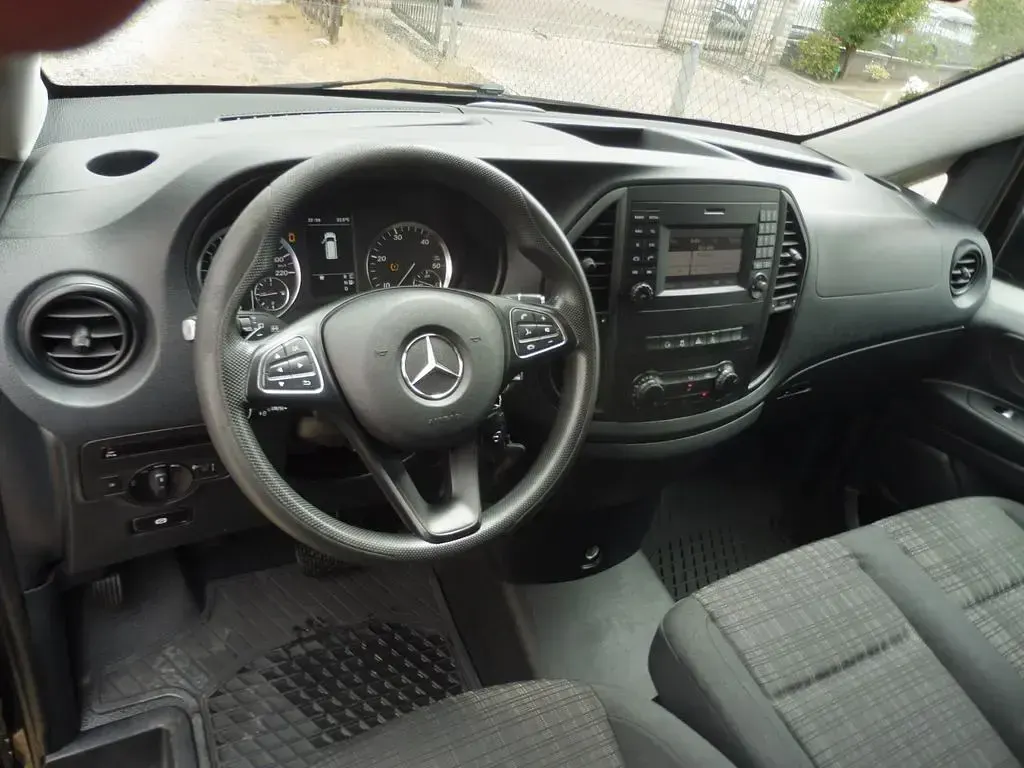 Gebraucht Mercedes Vito 163 PS (119 kW) 2016 Schwarz Van