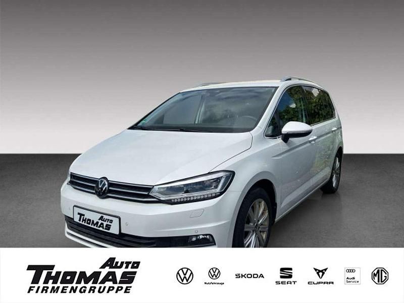 Oryxweiß perlmutteffekt Gebraucht 2024 VW Touran Highline Van / Kleinbus | 35.480 € (Fairer Preis) - Bild 1/3