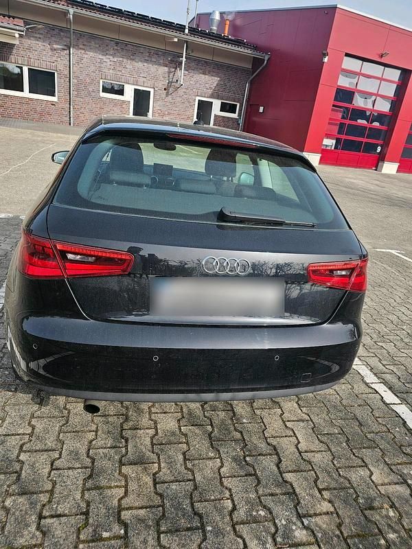 Gebraucht Audi A3 105 PS (77 kW) 2013 Schwarz Limousine