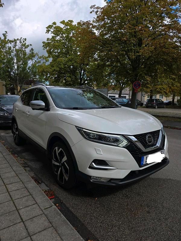 Weiß Gebraucht 2019 Nissan Qashqai Tekna SUV | 15.500 € (Fairer Preis) - Bild 1/4