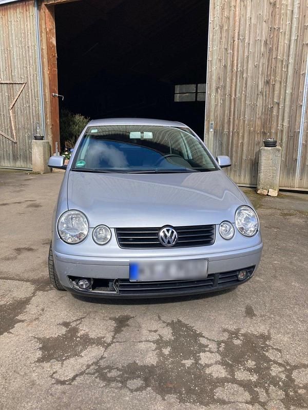 Gebraucht VW Polo 74 PS (54 kW) 2003 Silber Kleinwagen