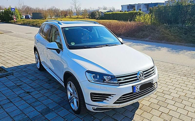 Weiß Gebraucht 2016 VW Touareg Executive SUV | 25.300 € (Teuer) - Bild 1/4