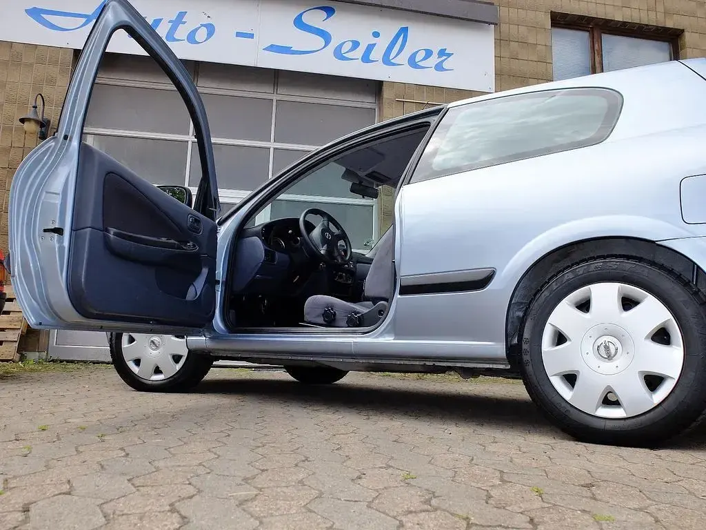 Gebraucht Nissan Almera Visia 98 PS (72 kW) 2004 Blau Kleinwagen