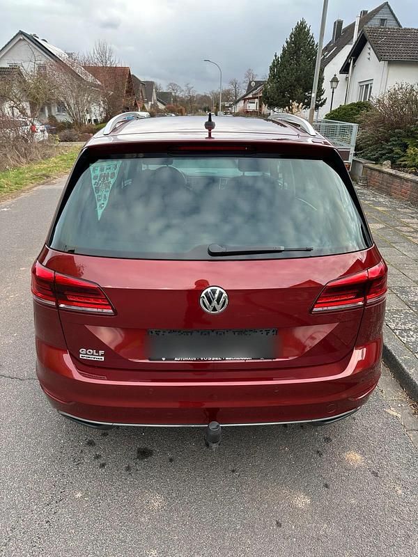 Gebraucht VW Golf VII Join 150 PS (110 kW) 2019 Rot Limousine