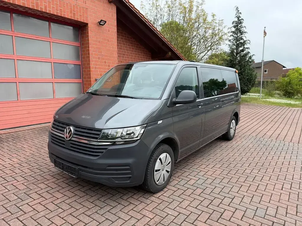 Gebraucht VW Transporter 150 PS (110 kW) 2022 Grau Van
