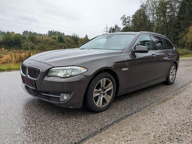 Braun Gebraucht 2011 BMW 535 Performance Kombi | 5.999 € (Superpreis) - Bild 1/4