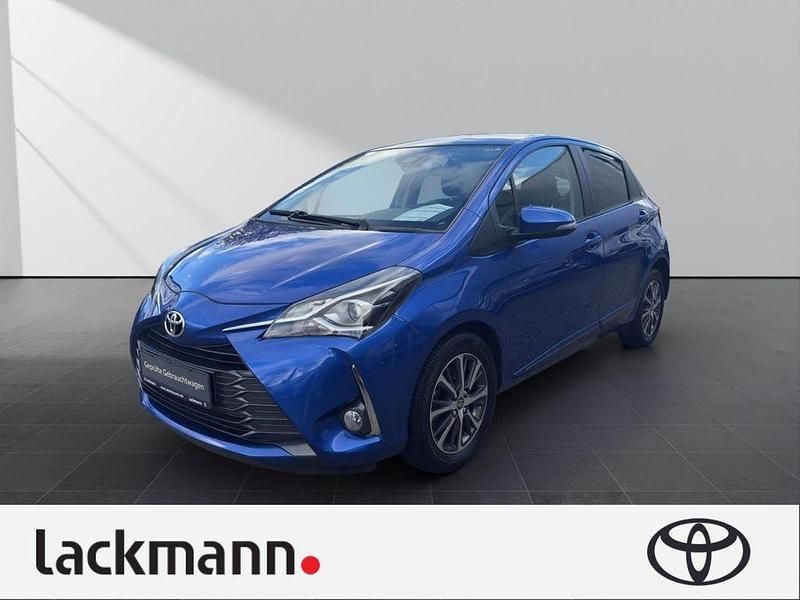 Nebula blue Gebraucht 2018 Toyota Yaris Club Limousine | 13.990 € (Fairer Preis) - Bild 1/4