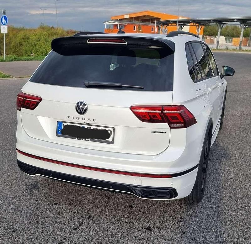 Gebraucht VW Tiguan R-line 200 PS (147 kW) 2023 Weiß SUV