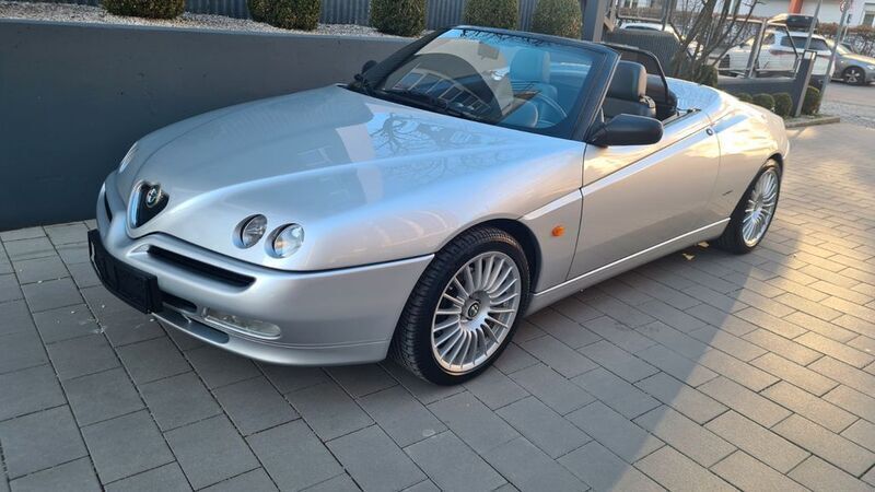 Silber Gebraucht 2000 Alfa Romeo Spider Cabrio | 9.777 € (Etwas zu teuer) - Bild 1/4