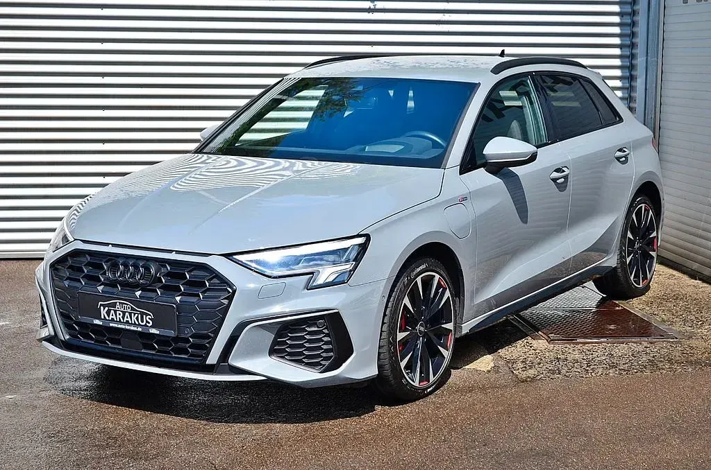 Gebraucht Audi A3 e-tron S-line plus 245 PS (180 kW) 2022 Grau Kleinwagen