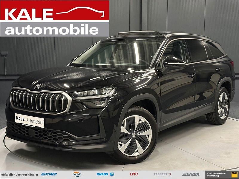 Schwarz metallic (blackmagic perleffekt) Gebraucht 2024 Skoda Kodiaq Selection SUV | 44.970 € (Fairer Preis) - Bild 1/4