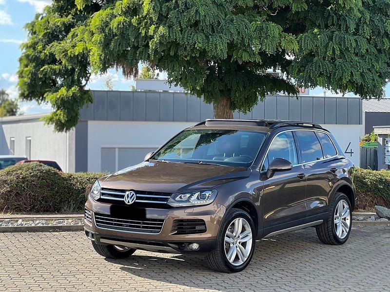 Braun Gebraucht 2010 VW Touareg Exclusive SUV | 11.900 € (Guter Preis) - Bild 1/4