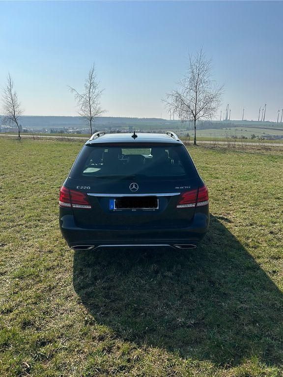 Gebraucht Mercedes E220 170 PS (125 kW) 2015 Schwarz Limousine