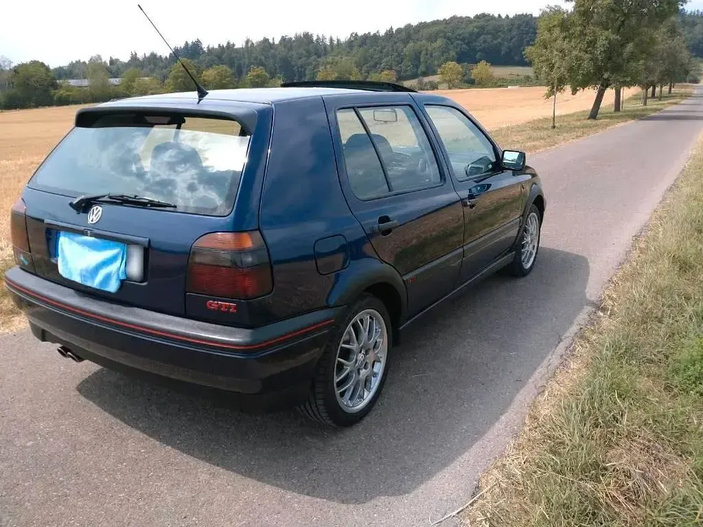 Gebraucht VW Golf III GTI 116 PS (85 kW) 1996 Blau Limousine