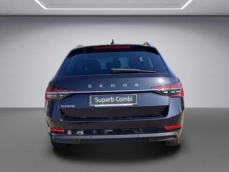 Gebraucht Skoda Superb Style 150 PS (110 kW) 2024 Schwarz Kombi