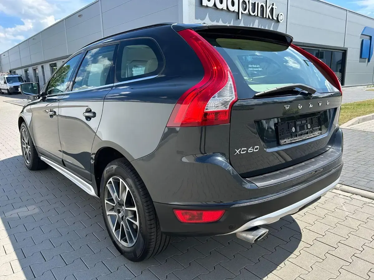 Gebraucht Volvo XC60 Pro 163 PS (119 kW) 2013 Grau SUV