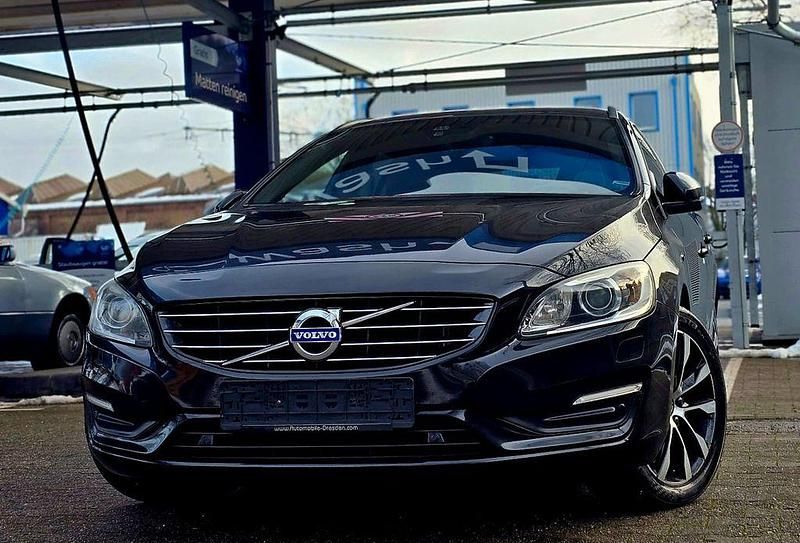 Schwarz Gebraucht 2017 Volvo V60 Linje Svart Kombi | 10.900 € (Superpreis) - Bild 1/4