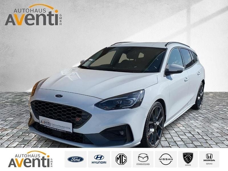 Weiss Gebraucht 2021 Ford Focus ST Kombi | 27.979 € (Guter Preis) - Bild 1/4