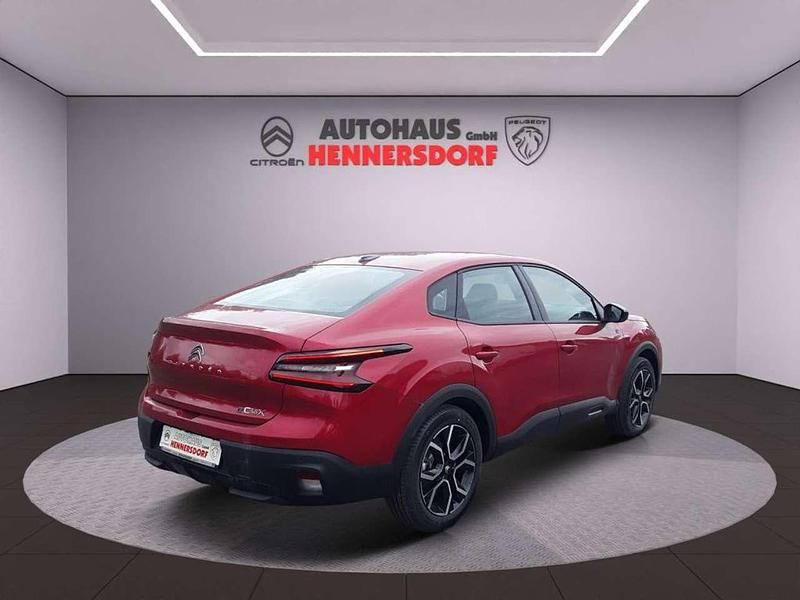 Gebraucht Citroën e-C4 Feel 100 kW (136 PS) 2023 Rot Limousine