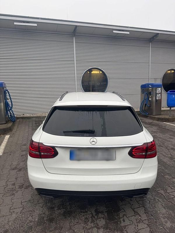 Gebraucht Mercedes 220 194 PS (142 kW) 2018 Weiß Van / Kleinbus