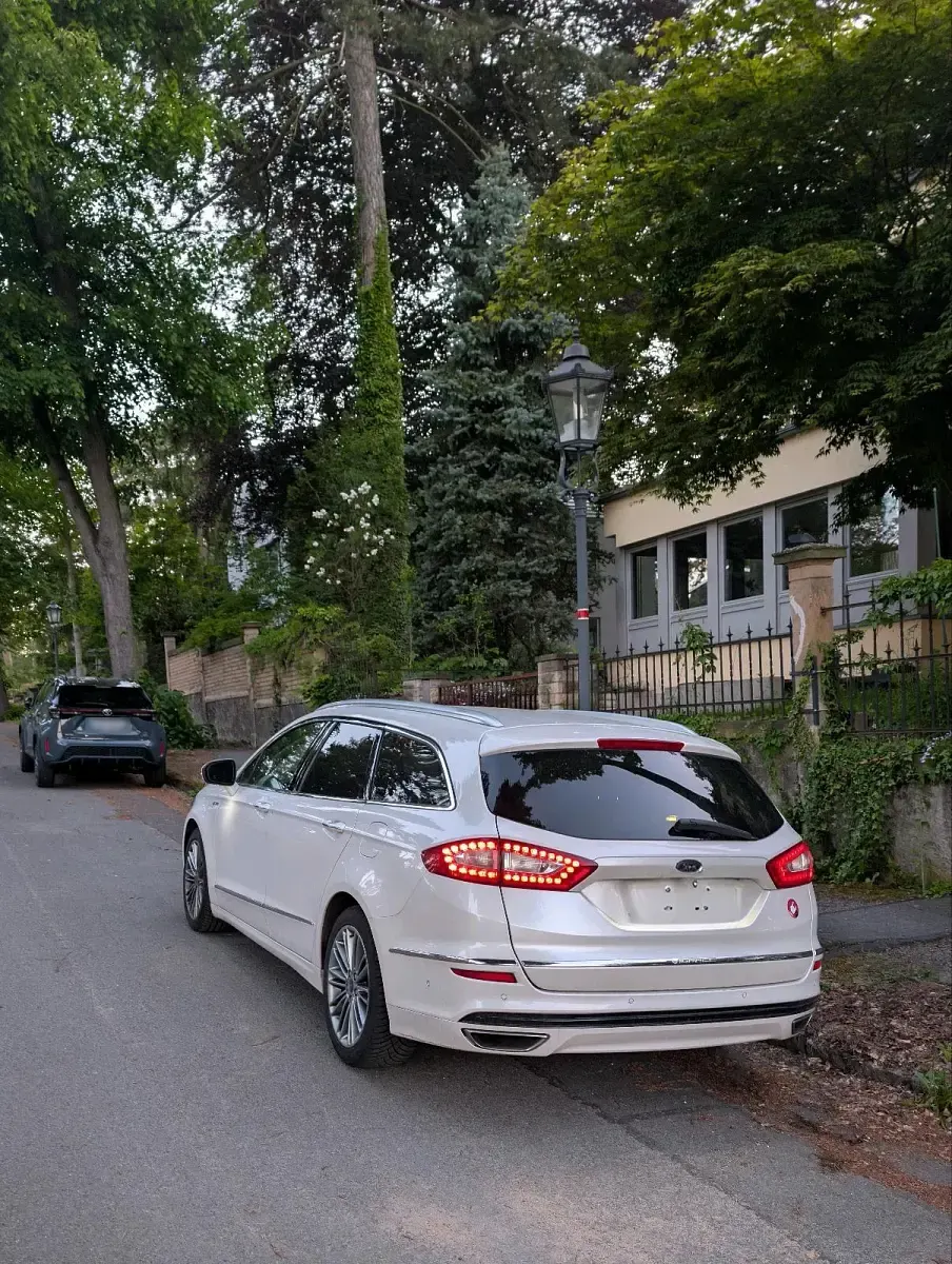 Używany Ford Mondeo Vignale 210 KM (154 kW) 2016 Biały Kombi