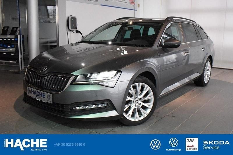 Gebraucht Skoda Superb Ambition 200 PS (147 kW) 2022 Graphitegrau Kombi