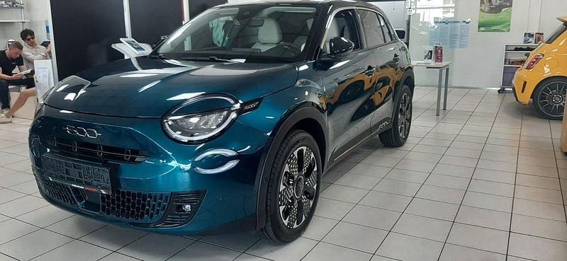Schwarz Neu 2024 Fiat 600 La Prima SUV | 32.940 € (Teuer) - Bild 1/4