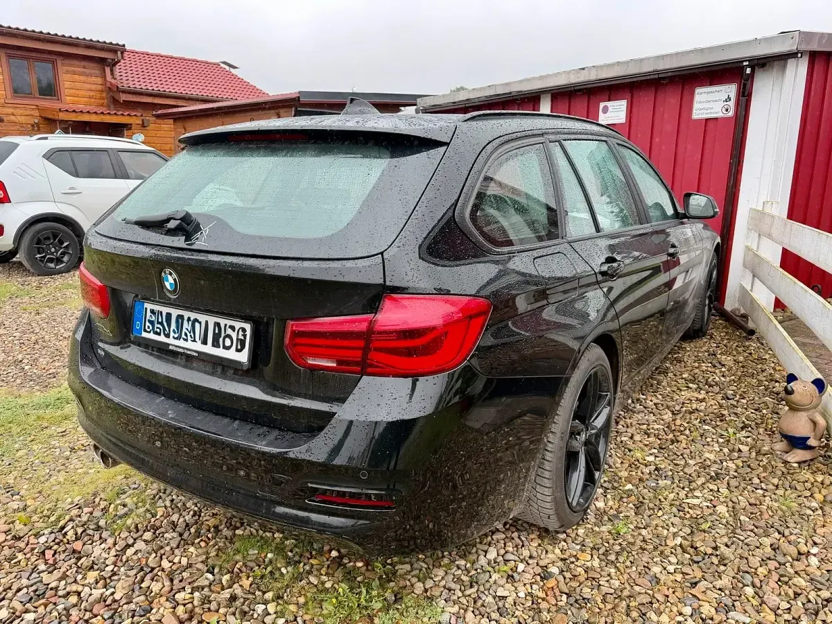 Używany BMW 320 184 KM (135 kW) 2019 Czarny Kombi