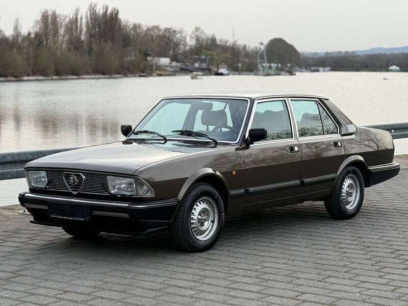 Gebraucht Alfa Romeo Alfa 6 135 PS (99 kW) 1984 Grau Limousine
