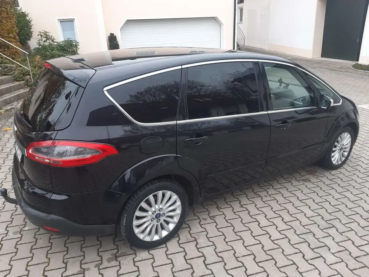 Gebraucht Ford S-MAX Titanium 160 PS (117 kW) 2012 Schwarz Van / Kleinbus