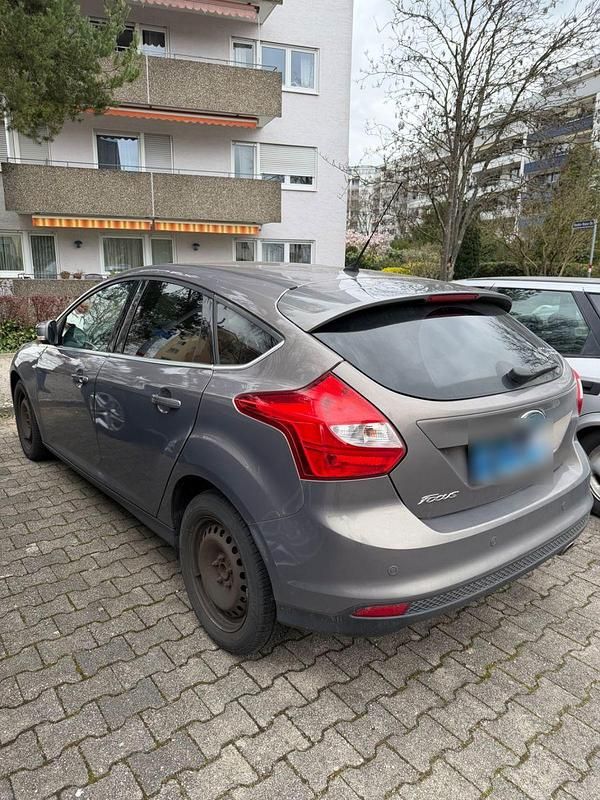 Usata Ford Focus SYNC Edition 140 CV (102 kW) 2013 Marrone Berlina