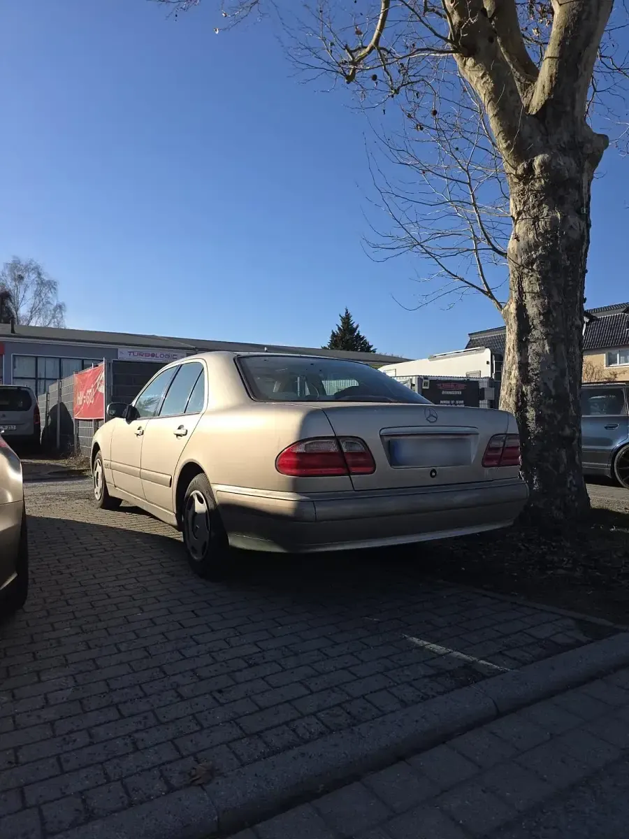 Gebraucht Mercedes E200 136 PS (100 kW) 1999 Limousine