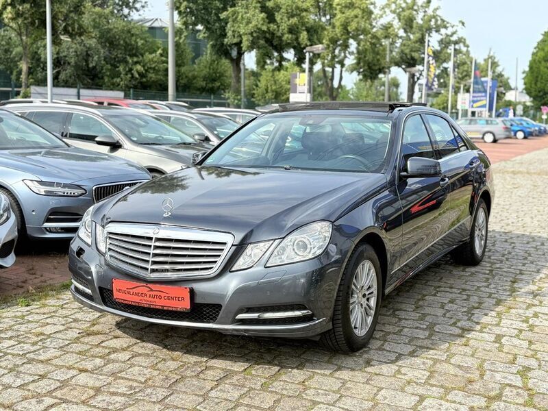 Grau Gebraucht 2012 Mercedes E250 Limousine | 9.990 € (Fairer Preis) - Bild 1/4